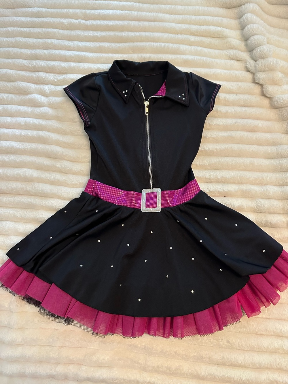 Girls Black and Magenta figure stating/ dance Costume dress with Belt & crystals